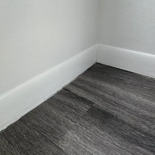 Base/Floor board cracks "Luxury" Apartments
