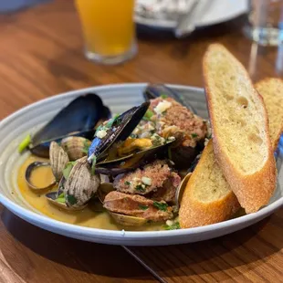 Sautéed clams and mussels