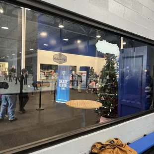Ringside looking at front desk and snack bar