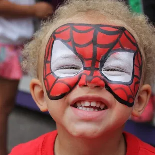 Face painting fun at Como Town!