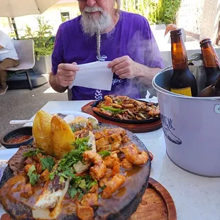 Hubbie had the Fajita. We shared a bucket of beer. I especially liked the Pacifico.