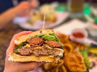 Heroes Restaurant & Brewhouse-Ontario