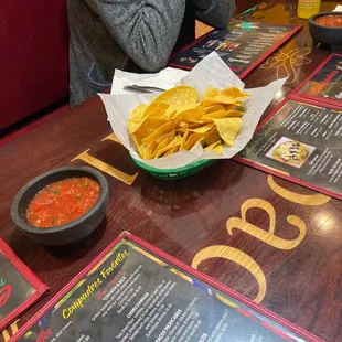 Free chips and fresh salsa time!