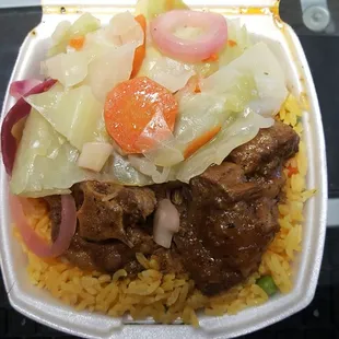 Small oxtails with rice and veggies