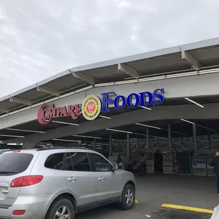 a view of the outside of a store