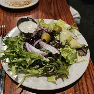Boring salad, didn't care for the ranch