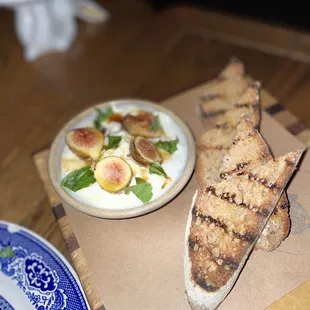 Burrata &amp; figs