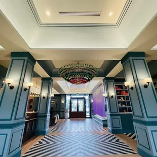 interior, pizza