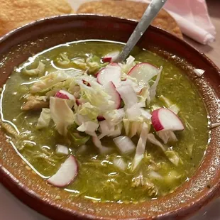 Pozole verde de pollo (chicken pozole)