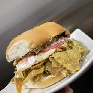 Torta de Chilaquiles