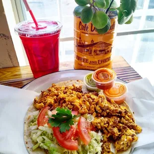 Chilaquiles Verdes Con Huevo Frito