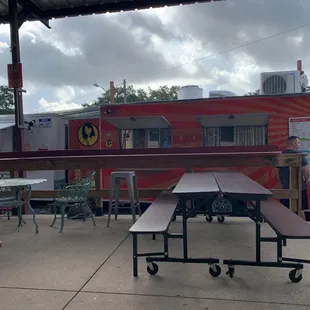 Order at the white trailer