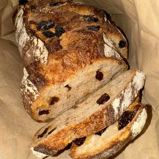 Raisin &amp; Hazelnut bread