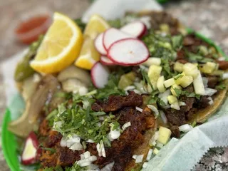 Tacos Los Tres Reyes