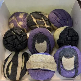 Custom Wednesday themed concha's