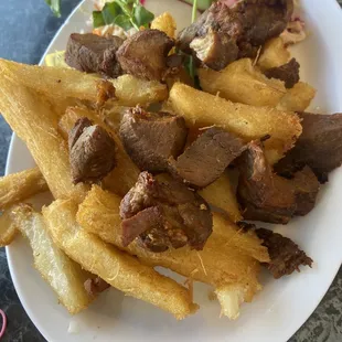 Yucca con Chicharron