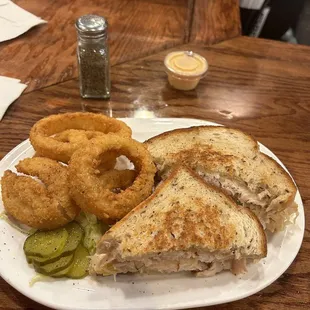 Turkey Rueben w/ onion rings