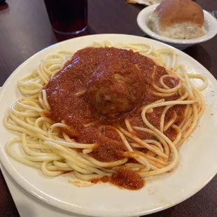 Kid's spaghetti and meatball