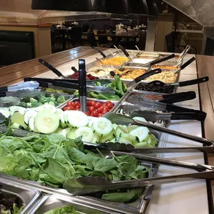 The salad bar is amazing and everything is fresh!!