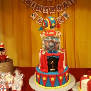 "Dumbo" 1st Birthday Cake and smash cake