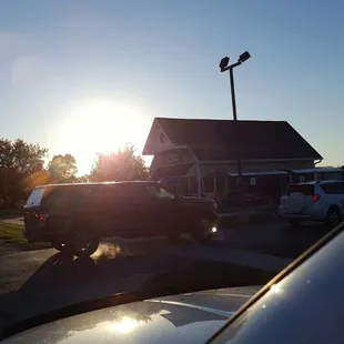 Parking lot packed. Drive thru over flowing. It's that good. This is a Monday night 7.45pm