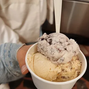 Butterbrickle, vegan cookies &amp; cream, cinnamon - 10/10!!