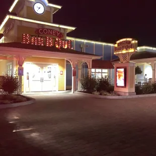 the outside of the restaurant