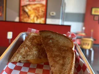 Tom & Chee