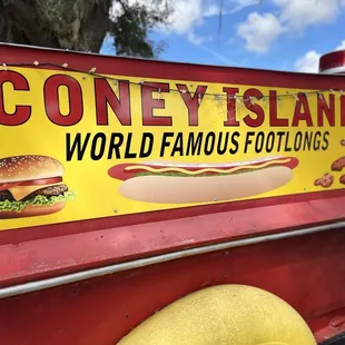 Every size dog and toppings, from plain to fully Chicago style dog, this place our favorite.