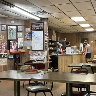 ramen and noodles, interior