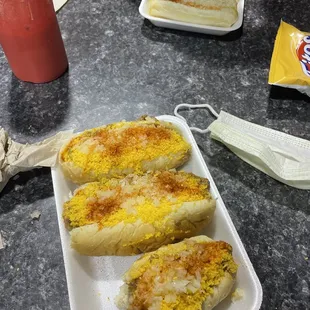 3 coneys with everything