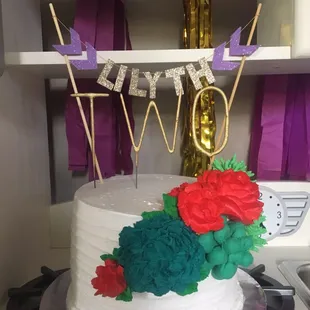 2nd picture is what we got :/ obviously doesn't go with our color theme. Not done well