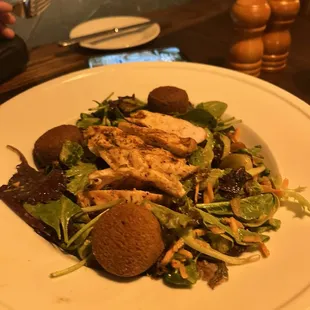 Falafel salad