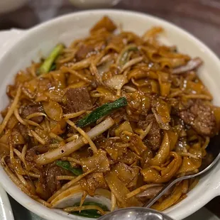 962. Beef Chow Fun Noodle