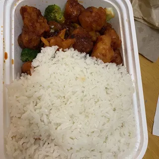 144. General Tso's Chicken on Rice Lunch Special