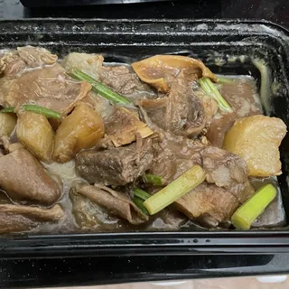 816. Beef Stew &Turnip in Casserole