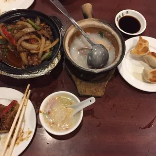 817. Beef Stew with Rice Roll