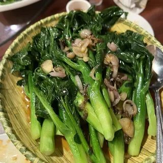 864. Sauteed Baby Bok Choy with Garlic
