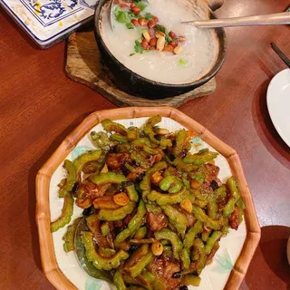 113. Sliced Beef & Bitter Melon on Rice Lunch Special