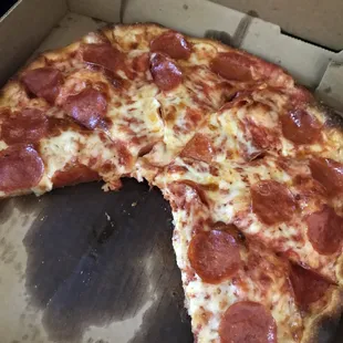 Lunching in the car for the littles!