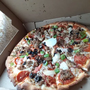 Small Deluxe Pizza