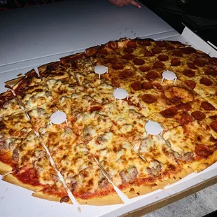 Congress Stadium Pizza Sausage/Pepperoni