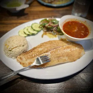 Filet de pescado con salsa diabla