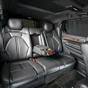 Lincoln MKT Town car