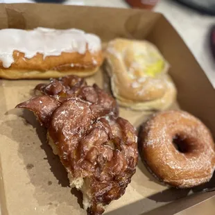 Great apple fritters! Not greasy.