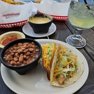 Hard / soft taco, beans