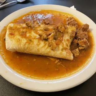 Chile verde con guacamole burrito