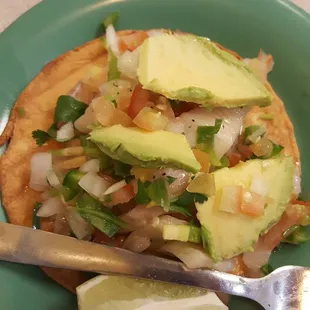 Tostada de ceviche