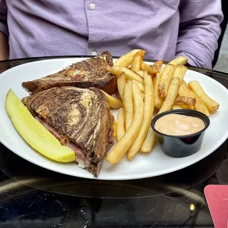 Connollys Corned Beef Reuben Sandwich