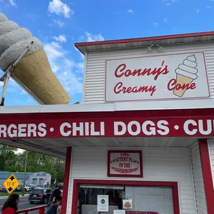 Hard to miss this when driving by.